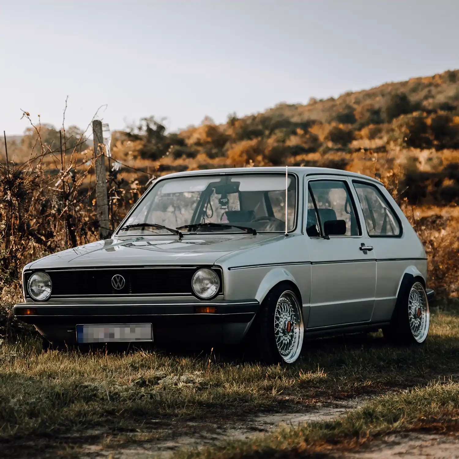 Älterer VW Golf als Beispiel für Autoentsorgung in Essen